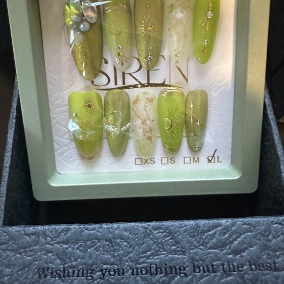 Cancer high-quality handcrafted reusable press on nails. - Picture 2 of 6